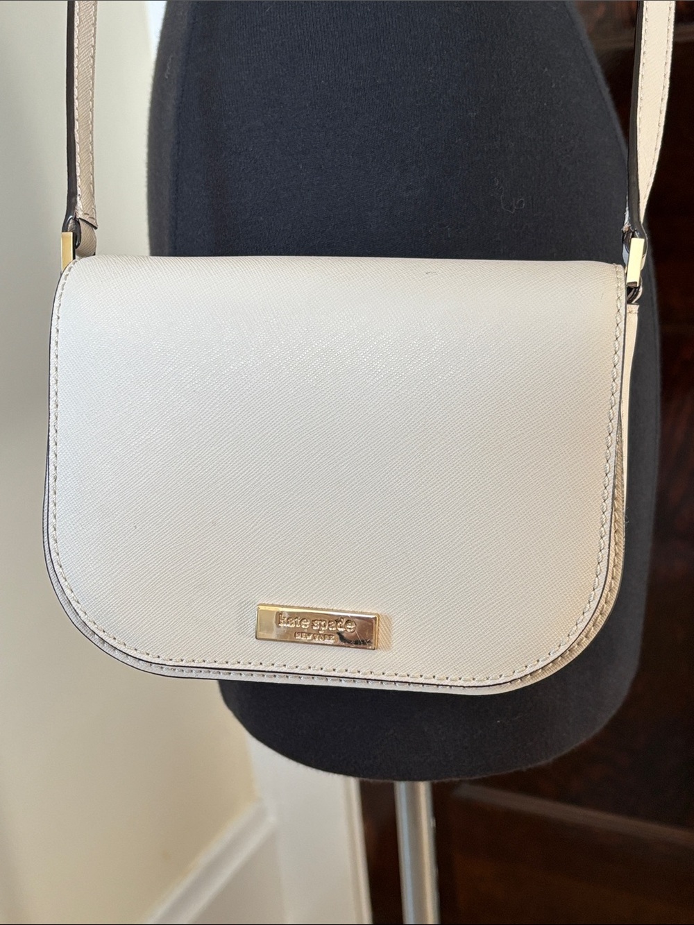 kate spade cream crossbody bag with gold hardware laurel 7x5 excellent condition